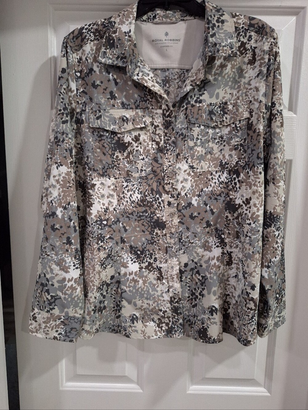 ROYAL ROBBINS WOMENS BUTTON DOWN SHIRT NEW